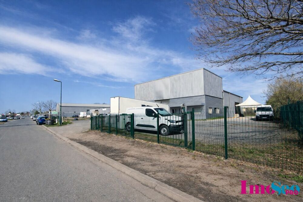   ENTREPOT à VENDRE 