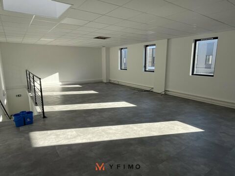   ACTIVITE - STOCKAGE de 297 m2 à LOUER 