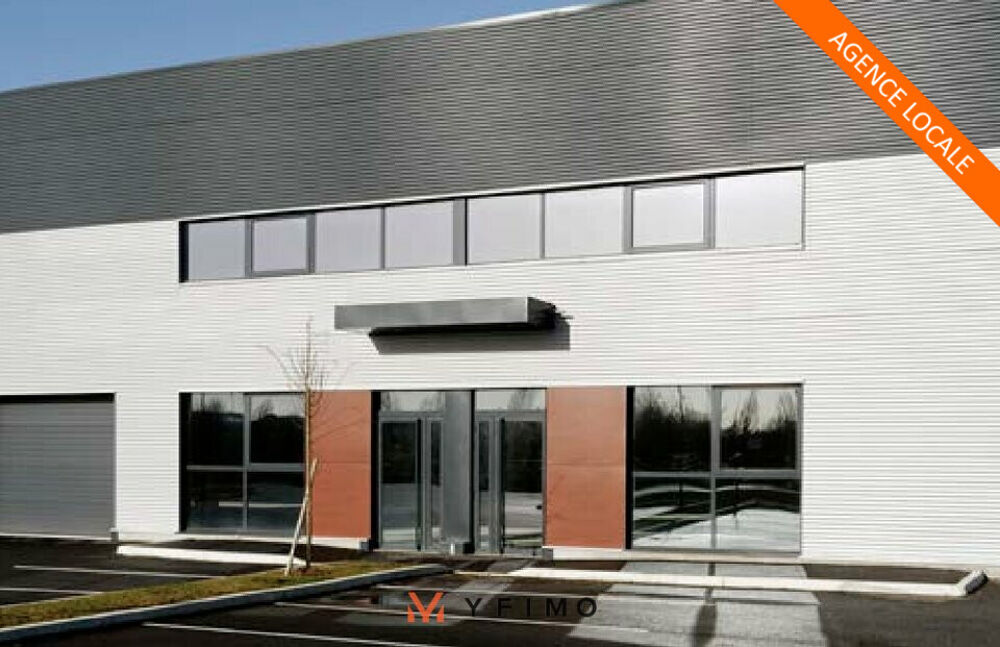   863 m2 ENTREPOT ET BUREAUX à LOUER 