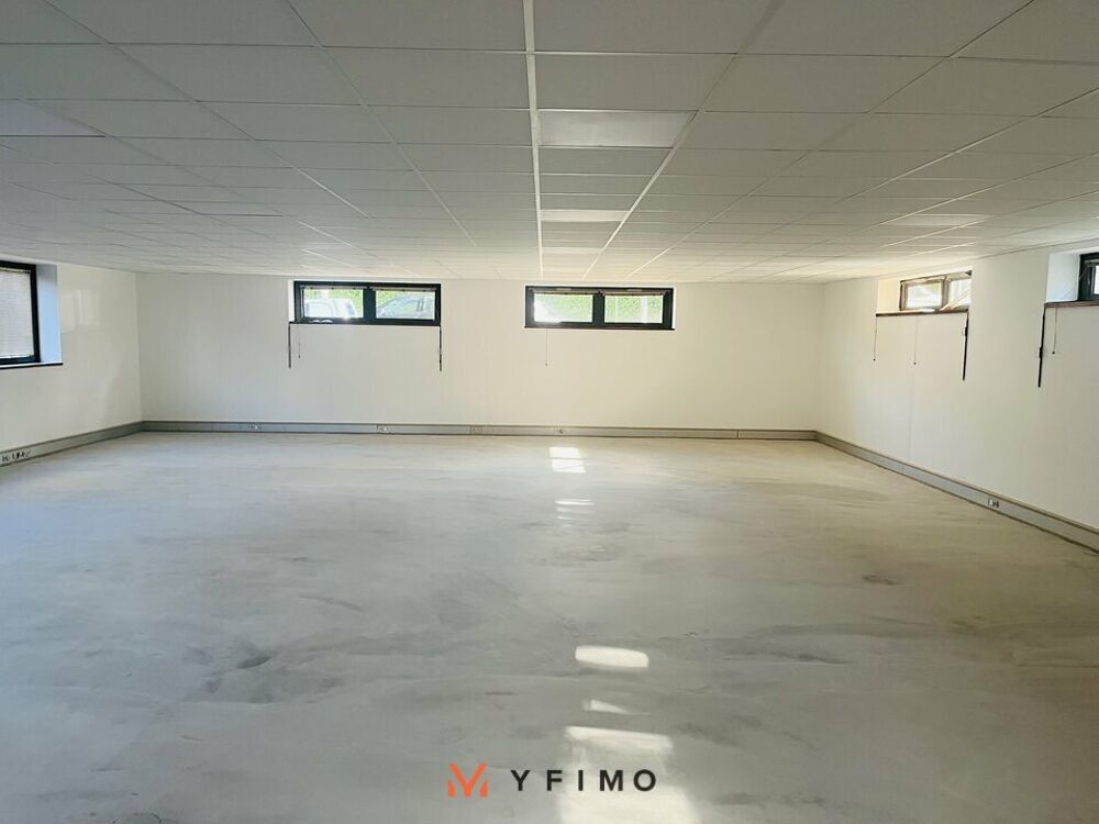   200 m2 BUREAUX RDC/STOCKAGE LE à LOUER Saint-germain-en-laye