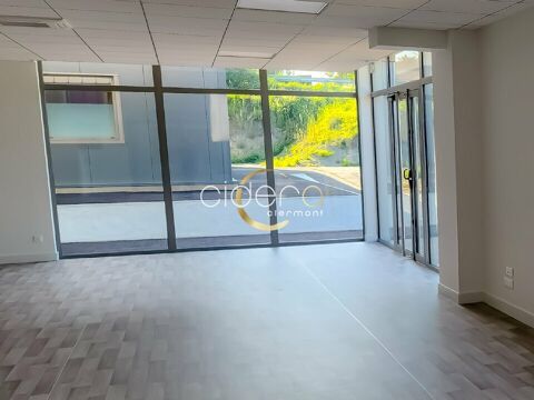   BUREAUX AVEC VITRINE à LOUER 