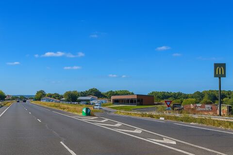 Local commercial &agrave; LOUER 6250 33450 Montussan