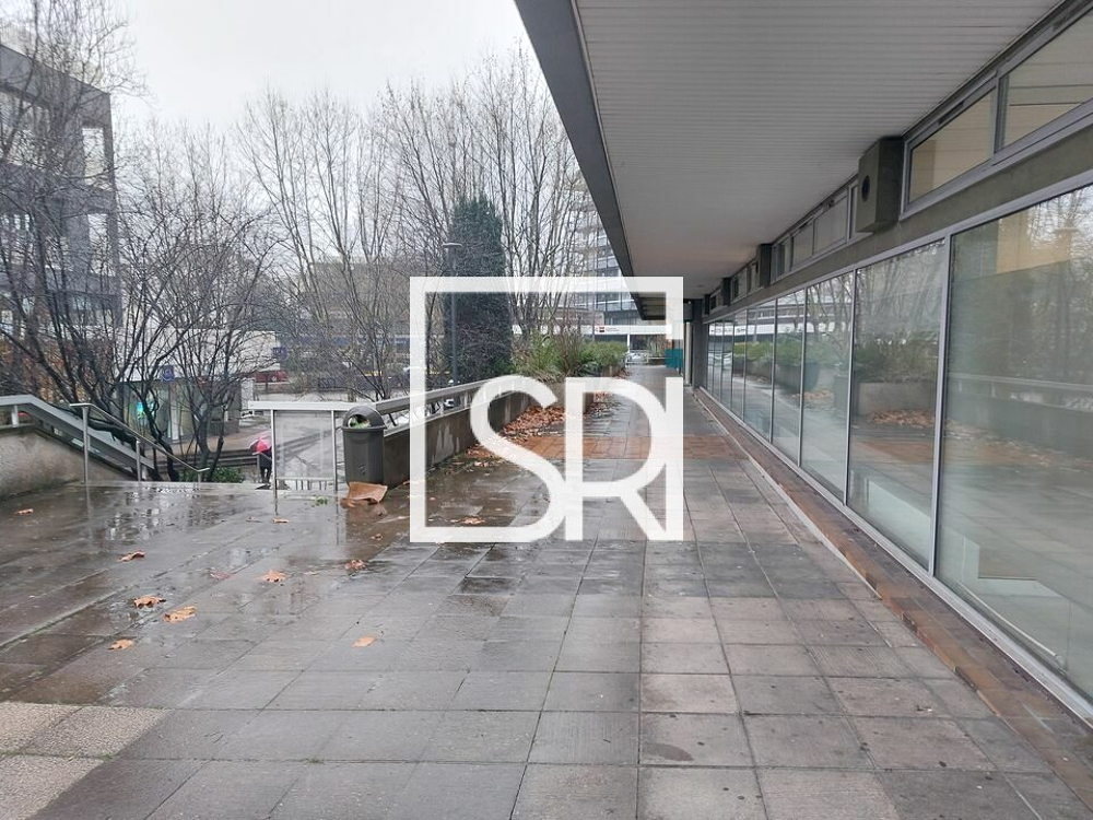   LOCAL COMMERCIAL - BUREAUX à VENDRE 