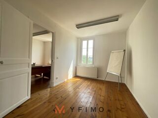   Bureaux a louer à LOUER Les mureaux