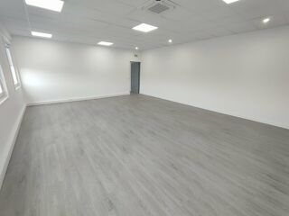   BUREAUX RENOVES  à LOUER Saint quentin fallavier