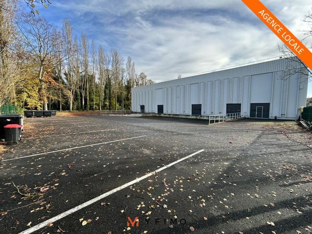   3490m2 - Entrepôt à LOUER 