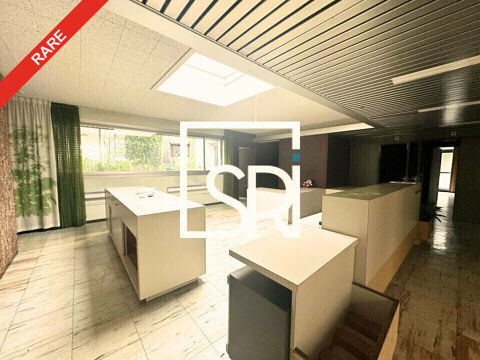 LOCAL COMMERCIAL &agrave; LOUER 2700 63500 Issoire