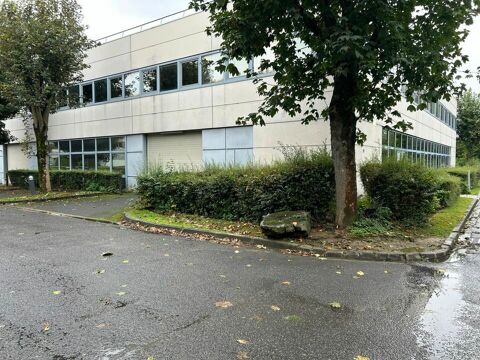 212 m2 ACTIVITE à LOUER 2120 95700 Roissy en france