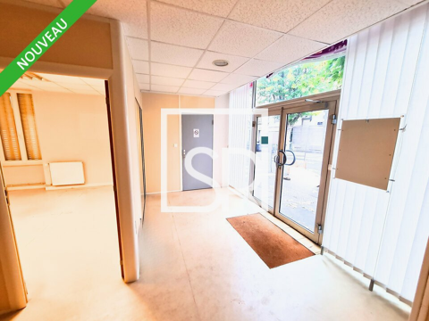 LOCAL COMMERCIAL &agrave; LOUER 685 63000 Clermont ferrand