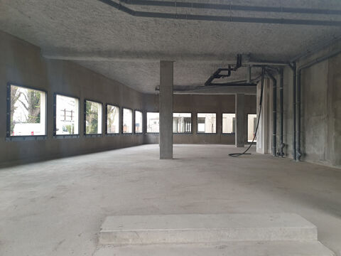 Local commercial &agrave; LOUER 4228 33000 Bordeaux