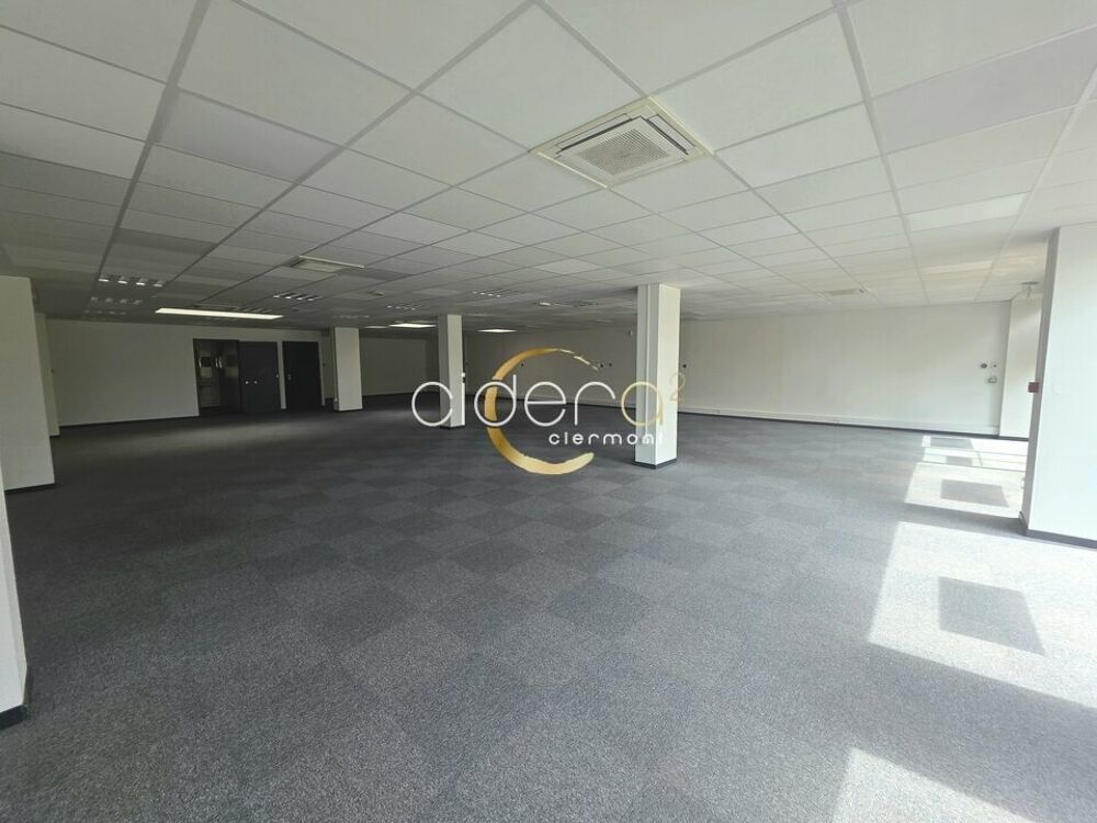   BUREAUX AVEC VITRINE à LOUER Clermont ferrand