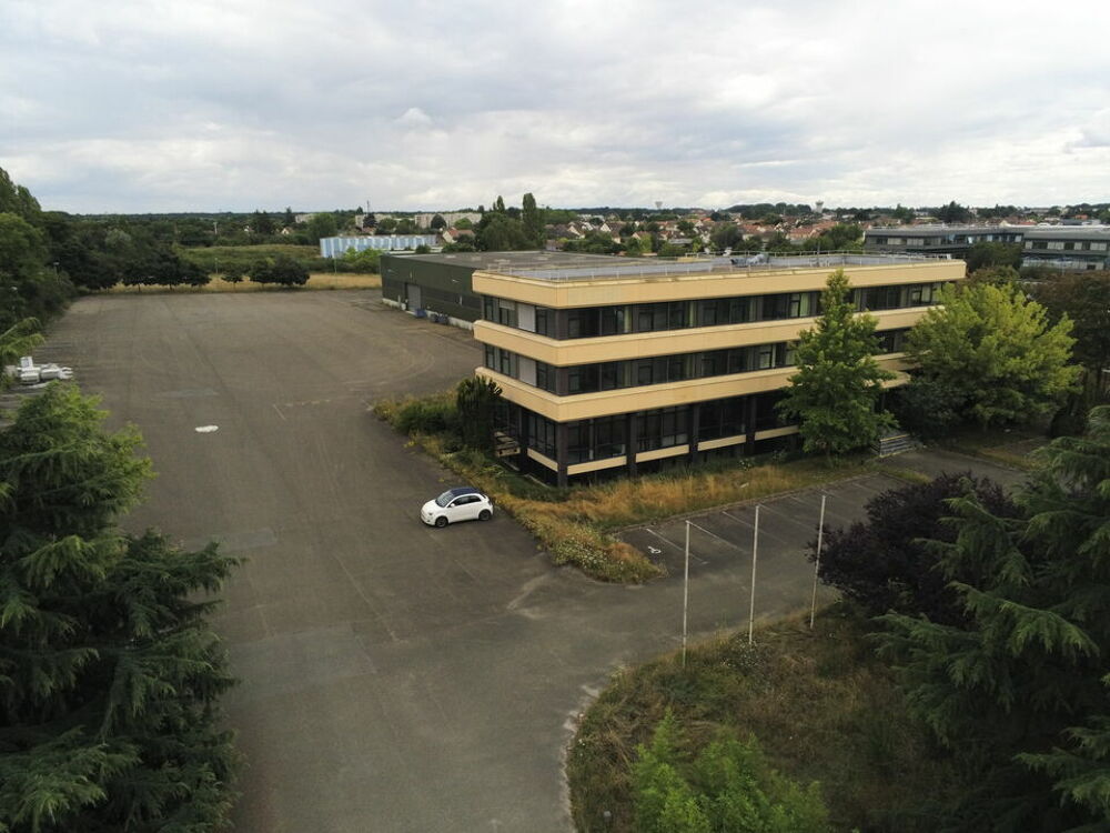   3705m2 - Local d'activité & Bu à VENDRE 