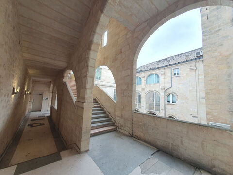 Bureaux &agrave; LOUER 3854 33000 Bordeaux