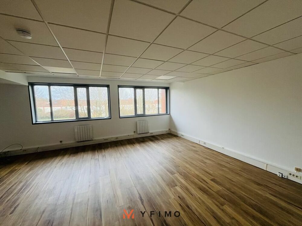   67 m2 BUREAUX à LOUER Voisins-le-bretonneux