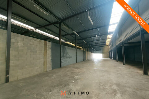 Entrepot 600 m2 &agrave; LOUER 2500 78440 Porcheville
