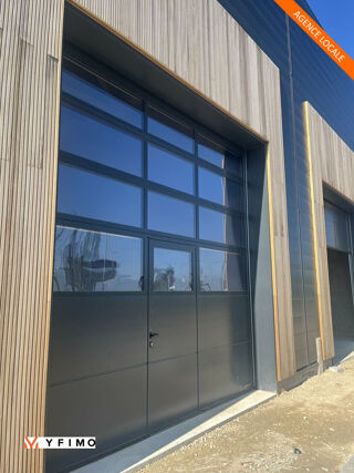   1050 m2 divisible 105 m2 à LOUER Mere