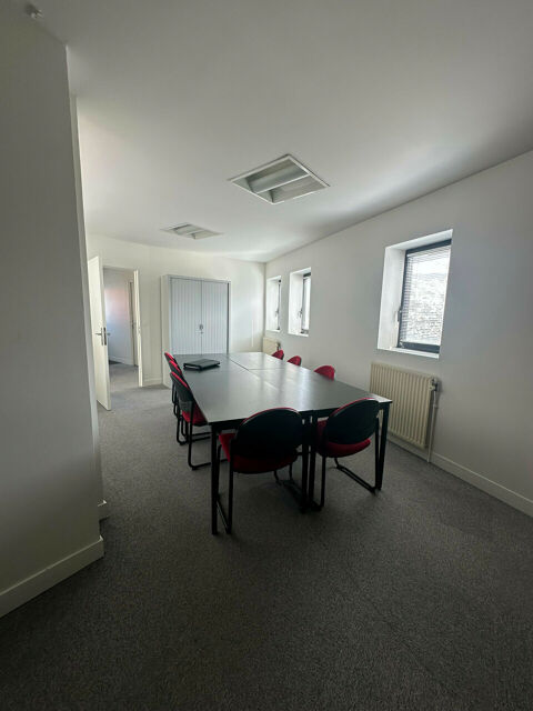   45m2 - BUREAUX à LOUER 