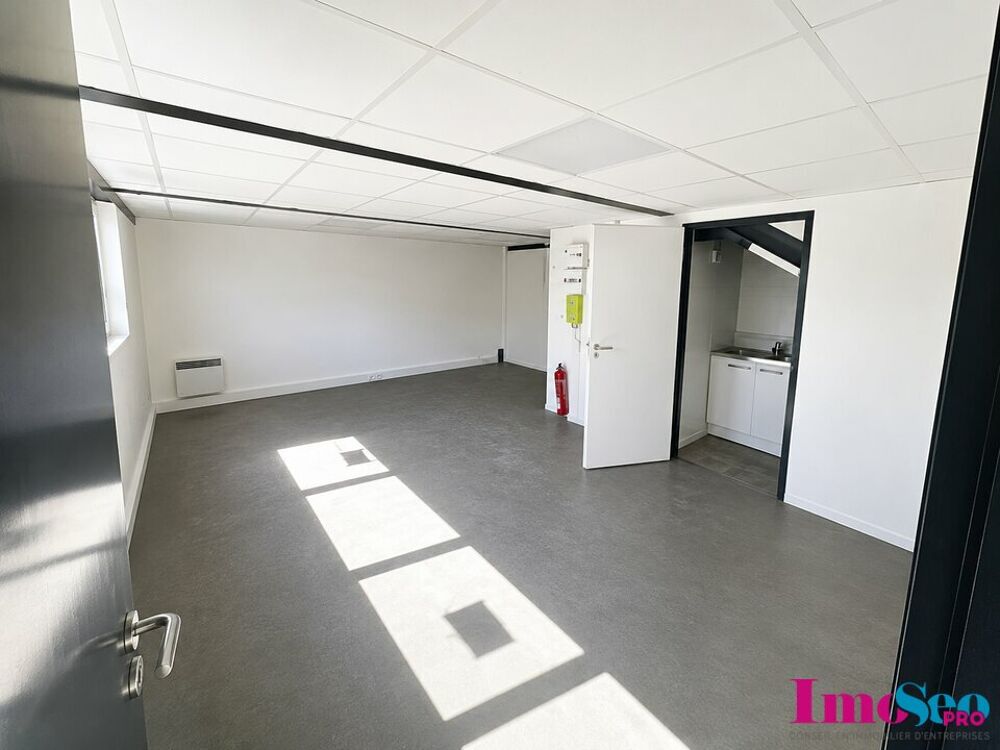   ENTREPOT à LOUER Latresne