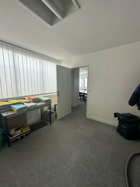   45m2 - BUREAUX à LOUER 