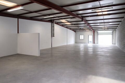 LOCAL D'ACTIVITE &agrave; LOUER 1300 38300 Bourgoin jallieu