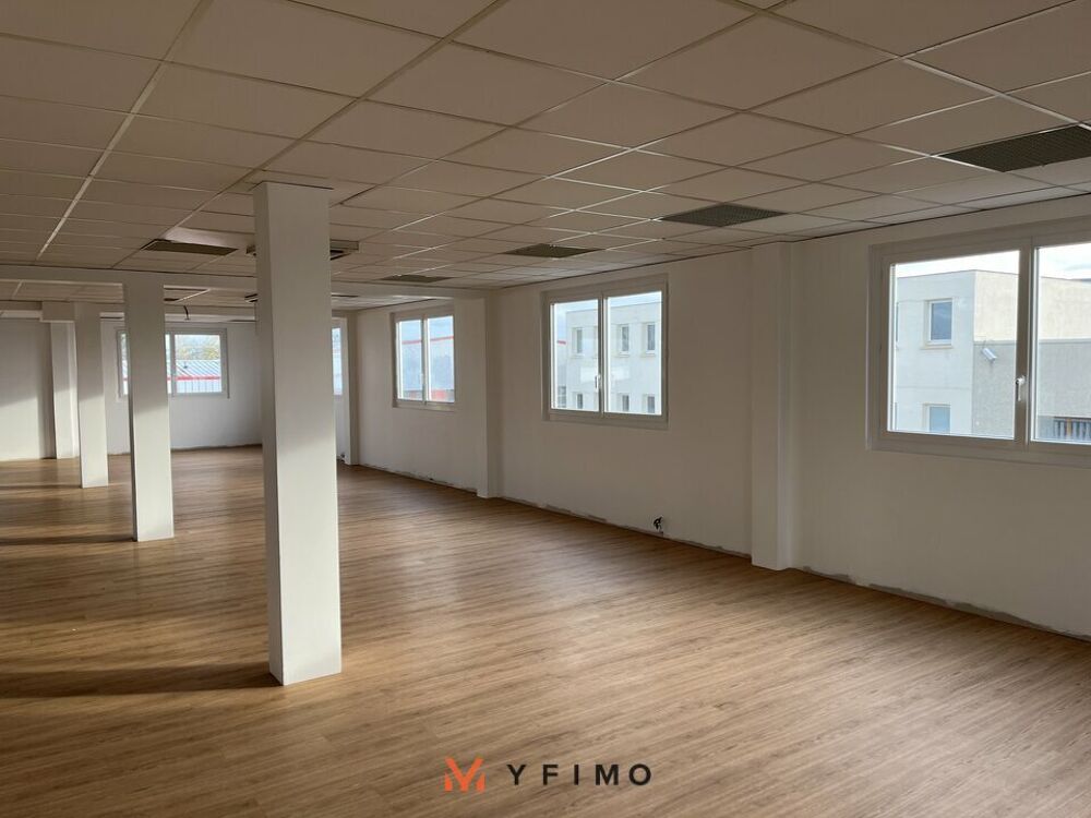   250 m2 BUREAUX à LOUER Buc