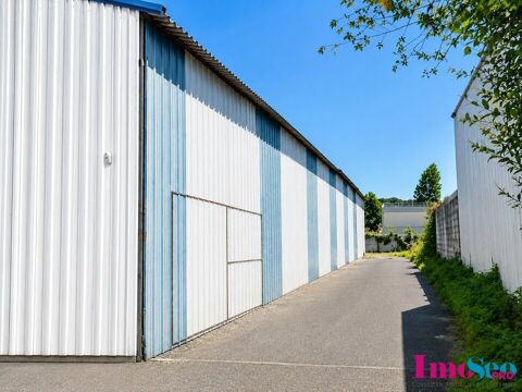  Entrepôt commercial à VENDRE 