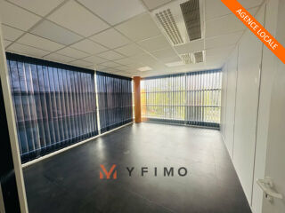  320 m2 BUREAUX  à LOUER Poissy