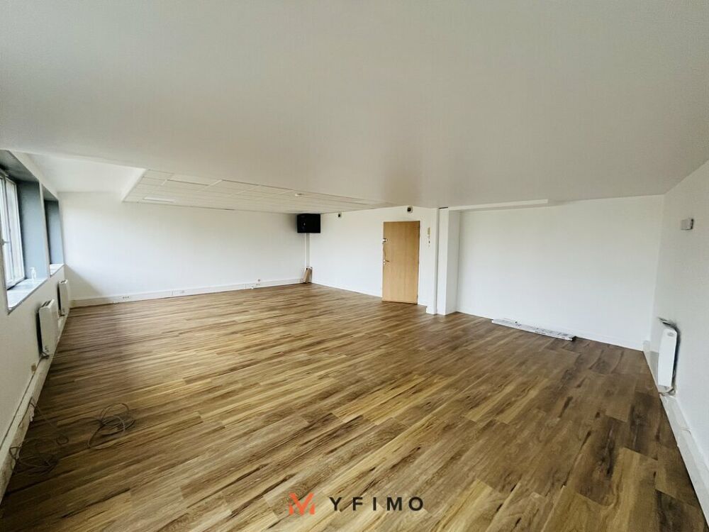   67 m2 BUREAUX à LOUER Voisins-le-bretonneux