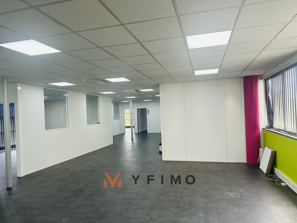   320 m2 BUREAUX  à LOUER Poissy