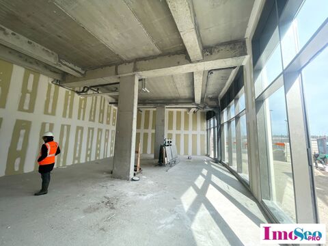 Local commercial &agrave; LOUER 4000 33800 Bordeaux