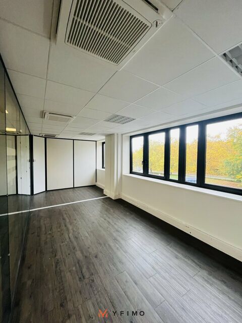   237m2 BUREAUX ACCES A12 à LOUER 