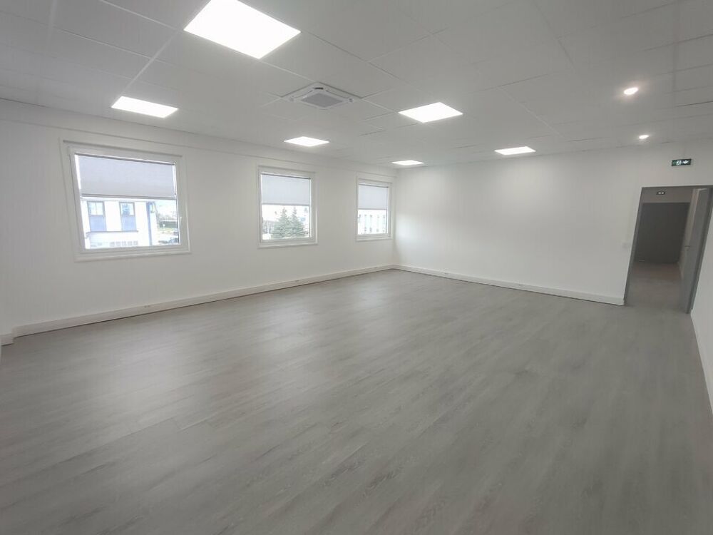   BUREAUX RENOVES  à LOUER Saint quentin fallavier
