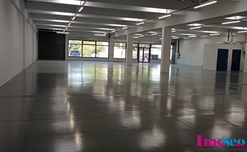 Local commercial &agrave; LOUER 6000 33370 Artigues pres bordeaux
