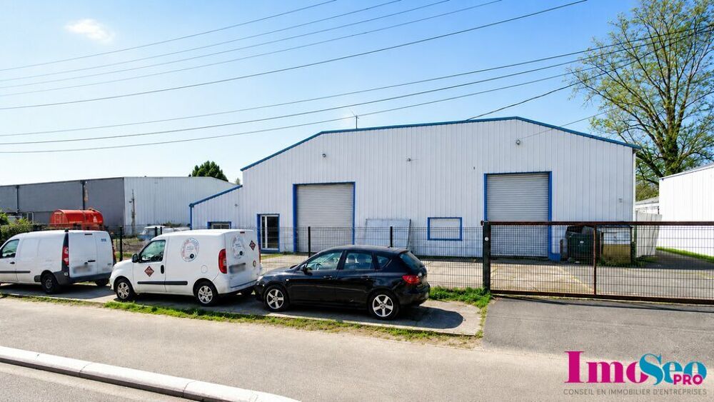   Entrepôt commercial à VENDRE 