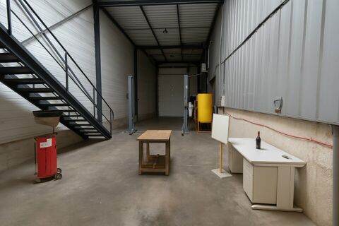 LOCAL D'ACTIVITE &agrave; LOUER 1500 38110 La tour du pin