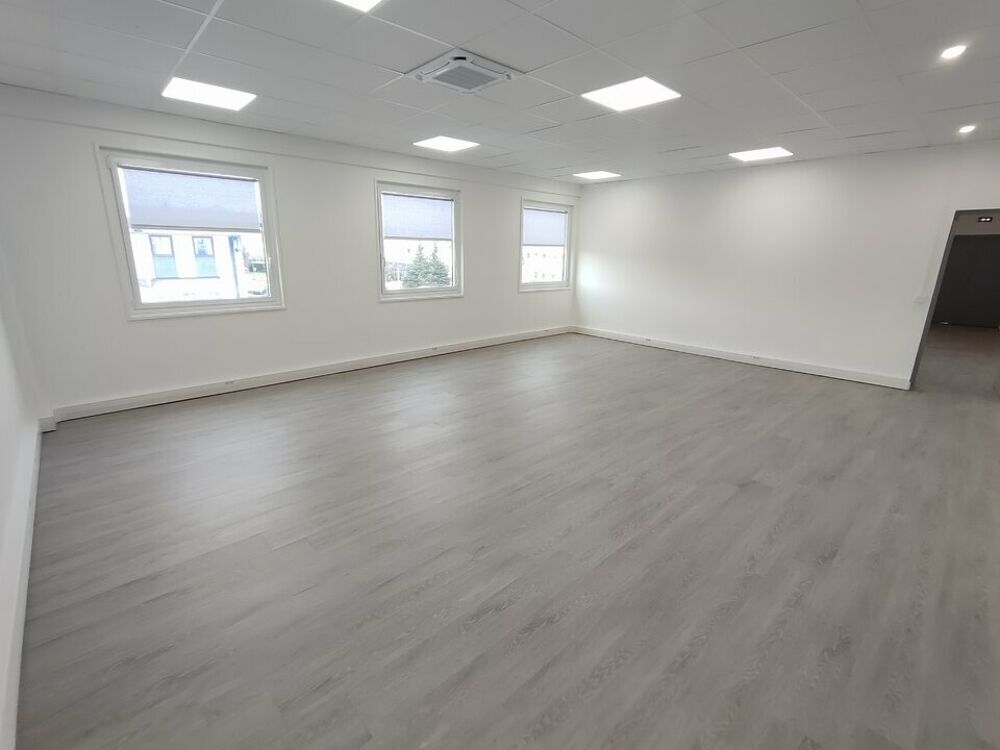   BUREAUX RENOVES  à LOUER Saint quentin fallavier