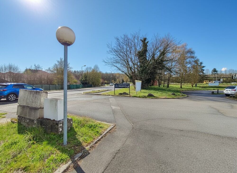   EMPLACEMENT NUMERO 1 à VENDRE Saint jean de soudain