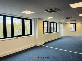   115 m2 BUREAUX ACCES A12 à LOUER Montigny-le-bretonneux