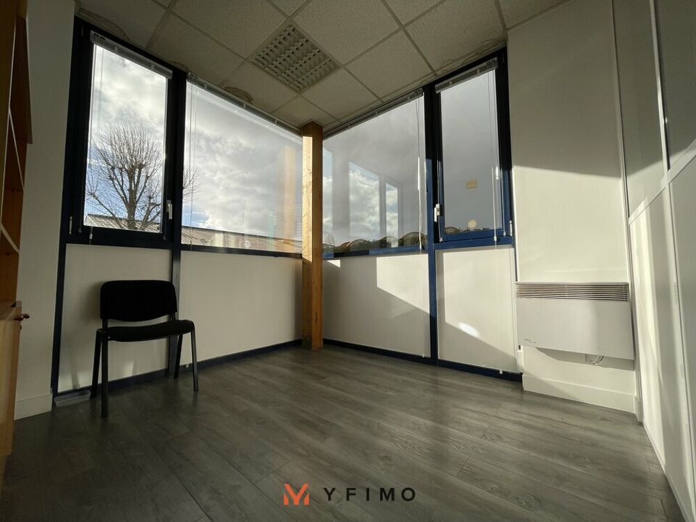   Plateau de bureaux de 200 m2 à LOUER Les mureaux