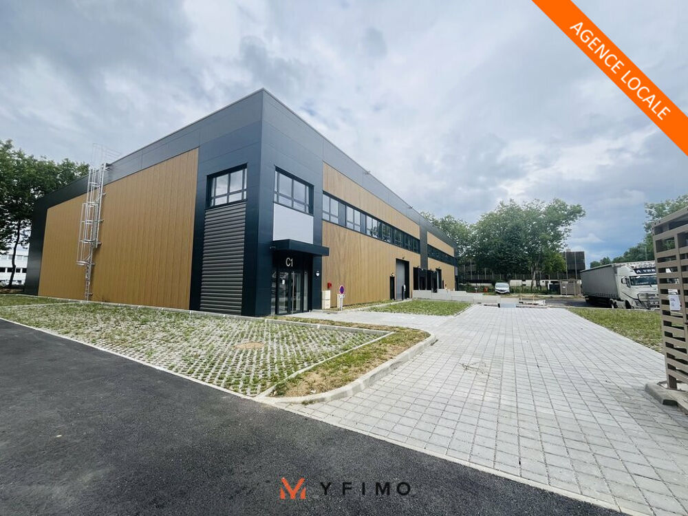   1 157 / 2 320 m2 ENTREPOT à LOUER Trappes