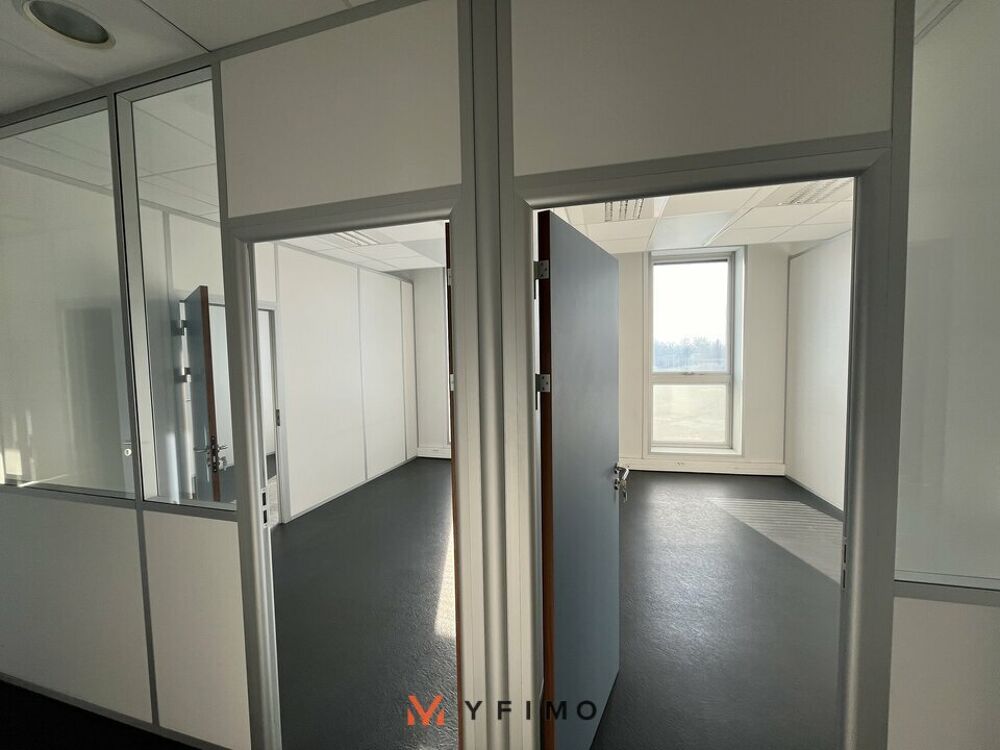  185m2-BUREAUX CLOISONNES PMR à LOUER Argenteuil