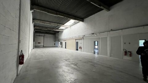   645 m2 - local d'activité à LOUER 