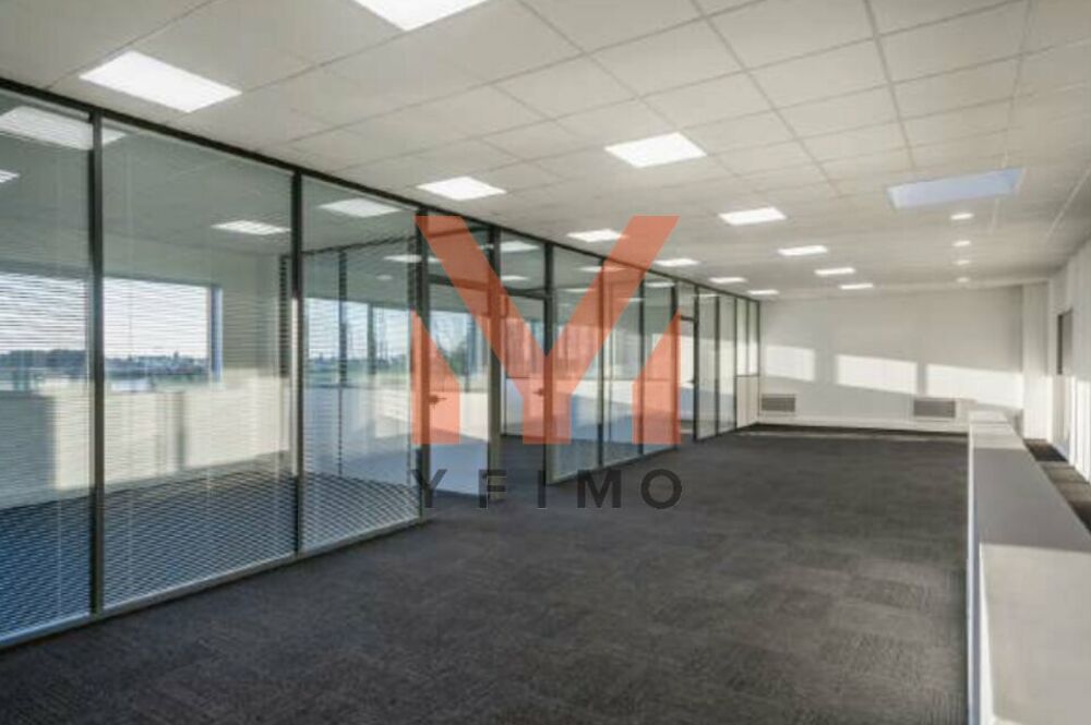   872m2 - Activité à LOUER Louvres