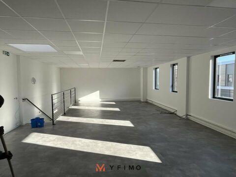   ACTIVITE - STOCKAGE de 297 m2 à LOUER 
