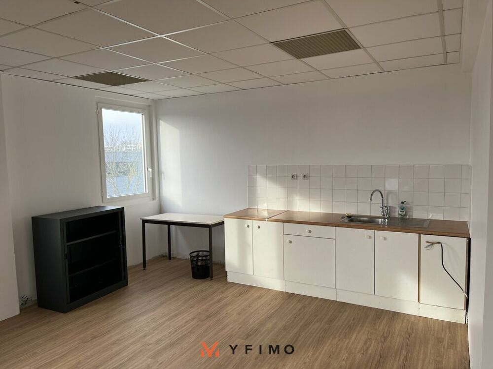   250 m2 BUREAUX à LOUER Buc