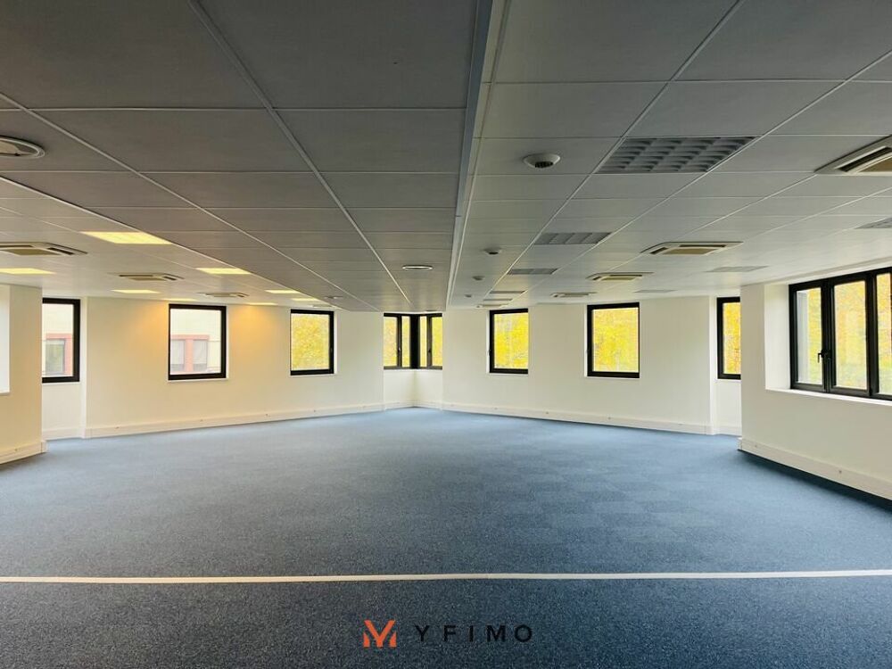   115 m2 BUREAUX ACCES A12 à LOUER Montigny-le-bretonneux
