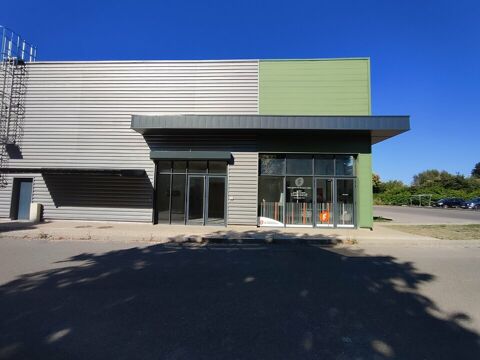 LOCAL COMMERCIAL &agrave; LOUER 1390 38300 Bourgoin-jallieu