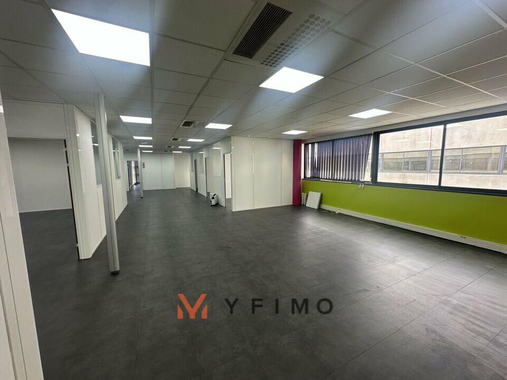   320 m2 BUREAUX  à LOUER Poissy