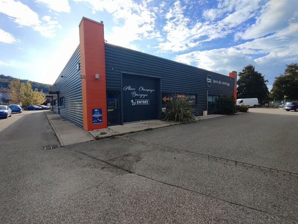   LOCAL COMMERCIAL à LOUER 