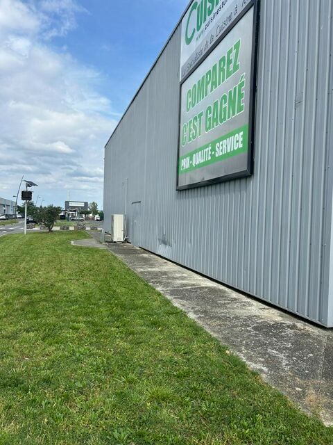   LOCAL COMMERCIAL à LOUER 